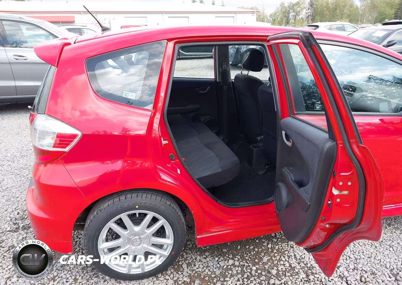 2011 Honda Fit Sport VIN:JHMGE8H51BC011846 - 8