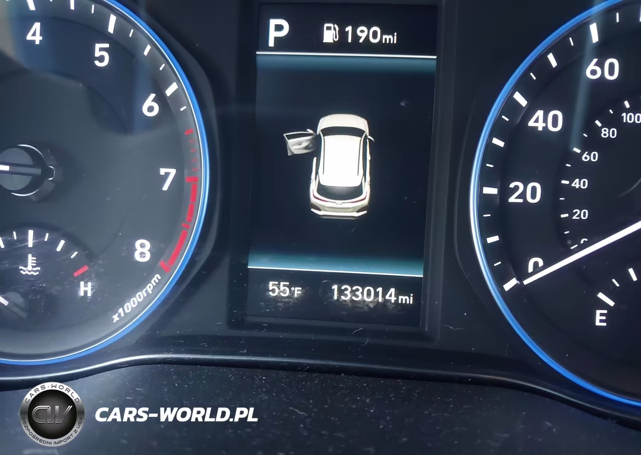2019 Hyundai Kona Ultimate VIN:KM8K5CA51KU389812 - 16