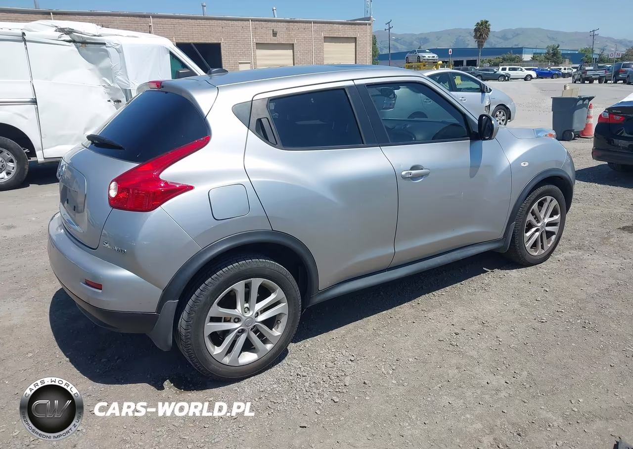 2011 Nissan Juke Sl VIN:JN8AF5MV5BT015511 - 4