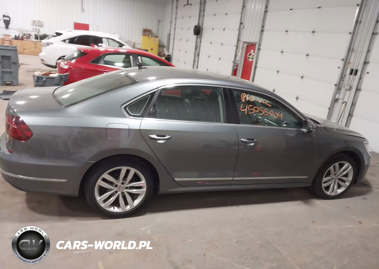 2018 Volkswagen Passat 2.0T Sel Premium VIN:1VWCA7A37JC009626 - 14