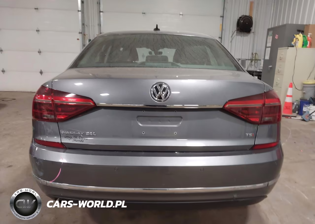 2018 Volkswagen Passat 2.0T Sel Premium VIN:1VWCA7A37JC009626 - 17