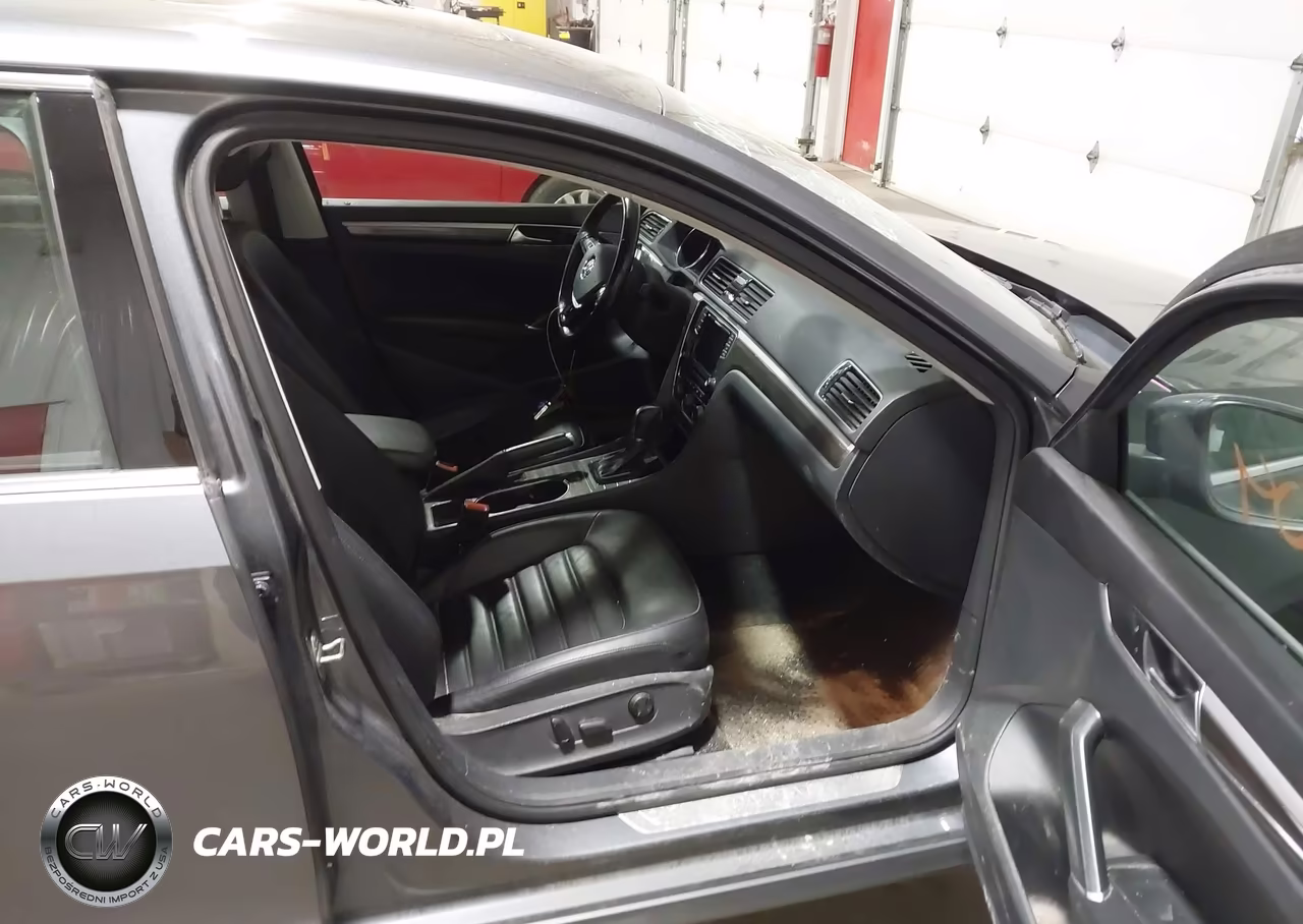 2018 Volkswagen Passat 2.0T Sel Premium VIN:1VWCA7A37JC009626 - 5