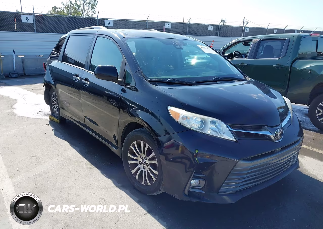 2018 Toyota Sienna Xle 8 Passenger – zdjęcie 1 z 17