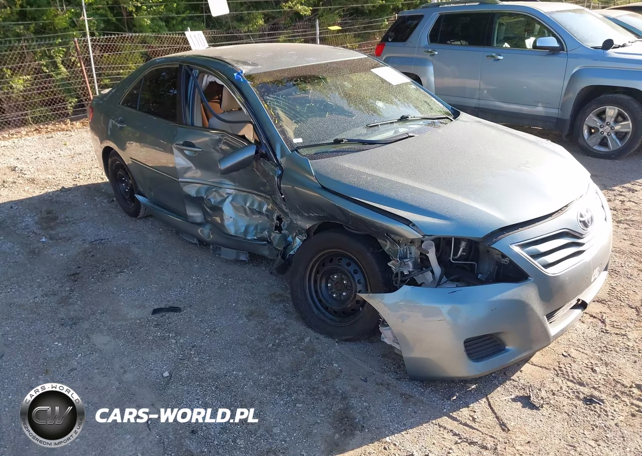 2010 Toyota Camry Le – zdjęcie 1 z 13