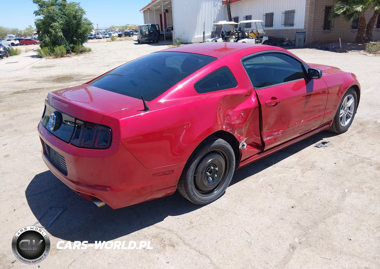 2013 Ford Mustang V6 VIN:1ZVBP8AM8D5211120 - 4