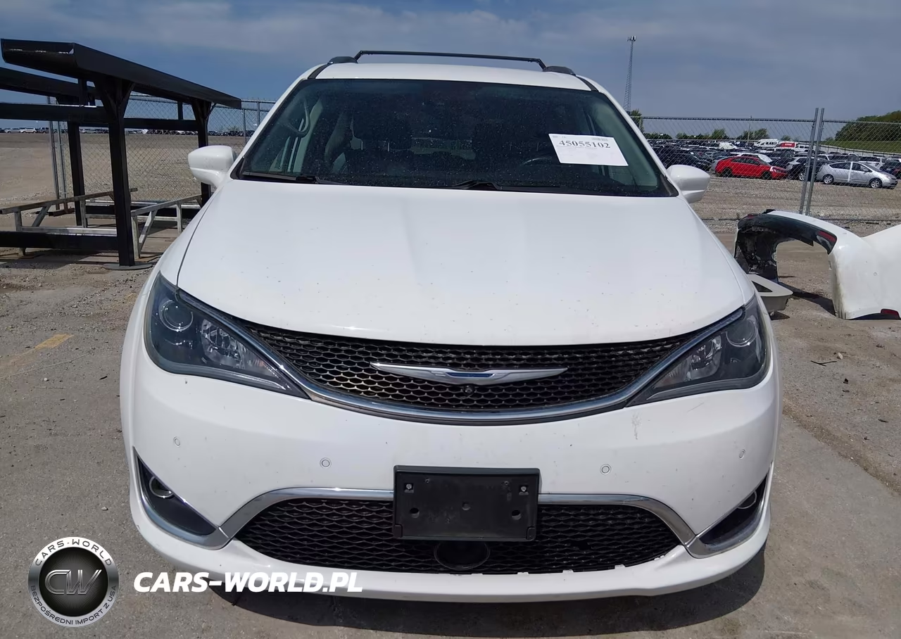 2017 Chrysler Pacifica Touring-L Plus VIN:2C4RC1EG2HR622319 - 13