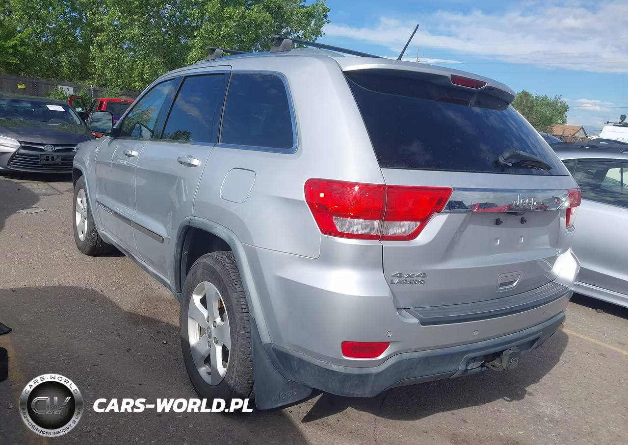 2011 Jeep Grand Cherokee Laredo VIN:1J4RR4GG3BC701490 - 3