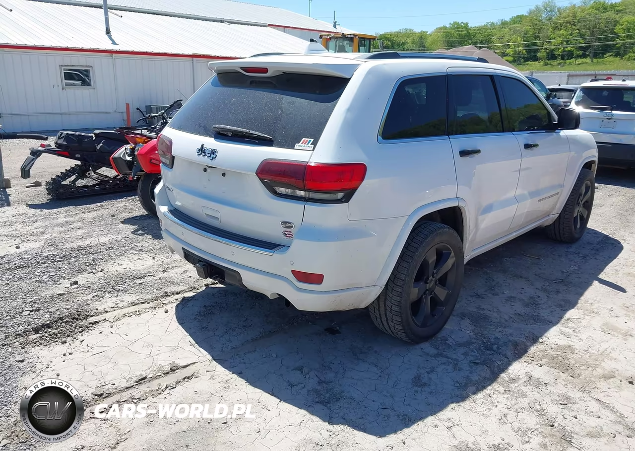 2014 Jeep Grand Cherokee Overland VIN:1C4RJFCG4EC311811 - 4