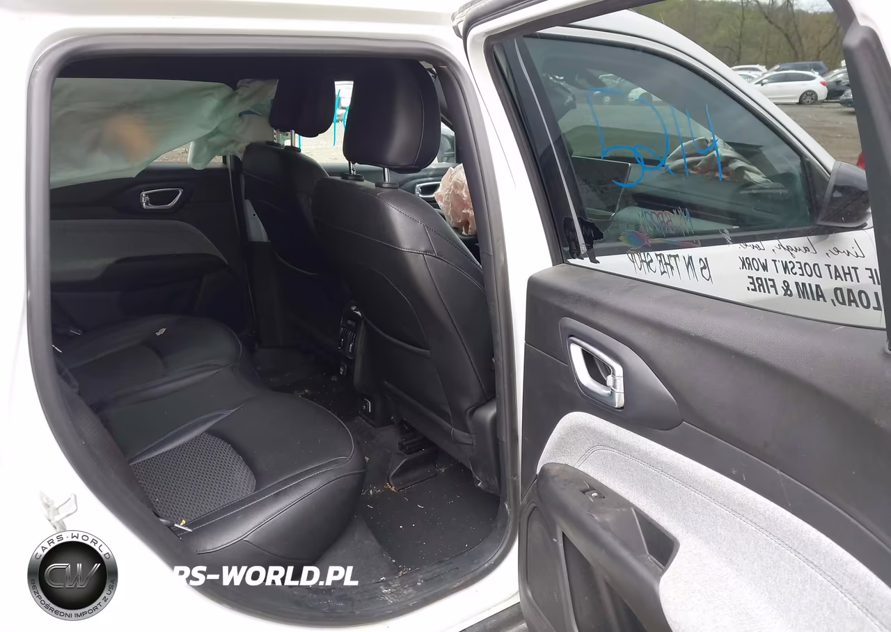 2024 Jeep Compass Latitude 4X4 VIN:3C4NJDBNXRT579906 - 8
