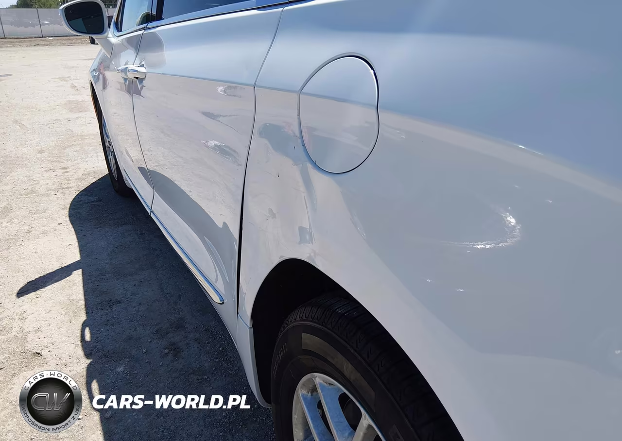 2020 Chrysler Pacifica Touring L VIN:2C4RC1BG1LR125713 - 6