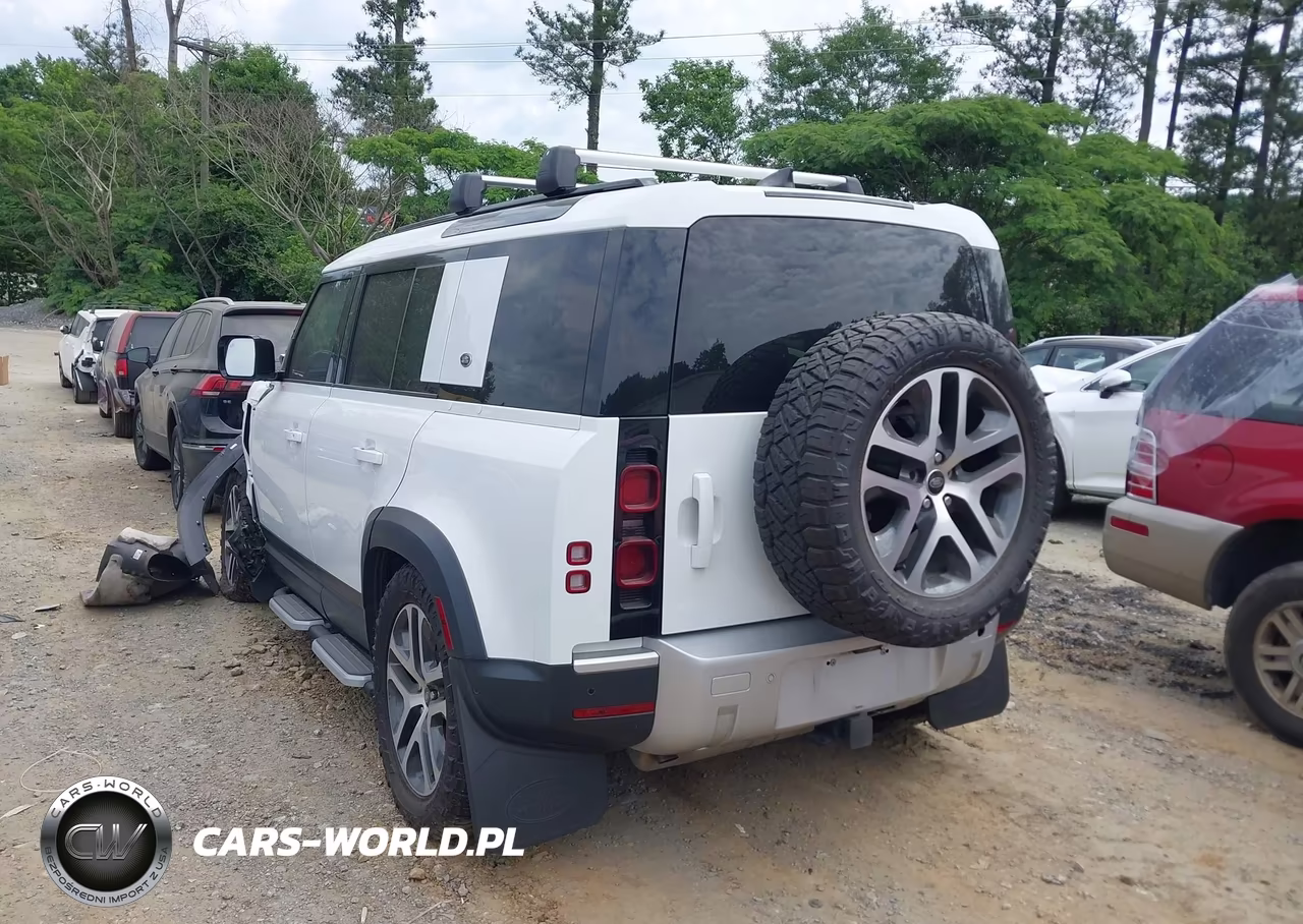 2023 Land Rover Defender 110 S VIN:SALEJ7EX4P2112924 - 3