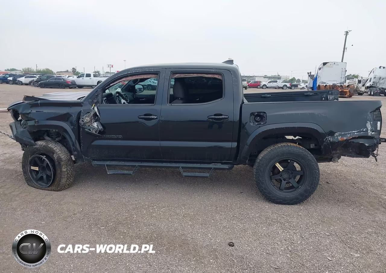 2018 Toyota Tacoma VIN:5TFAZ5CN8JX066352 - 14
