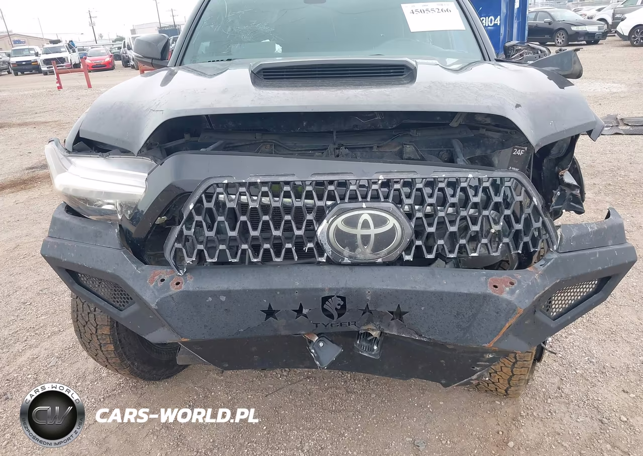 2018 Toyota Tacoma VIN:5TFAZ5CN8JX066352 - 6