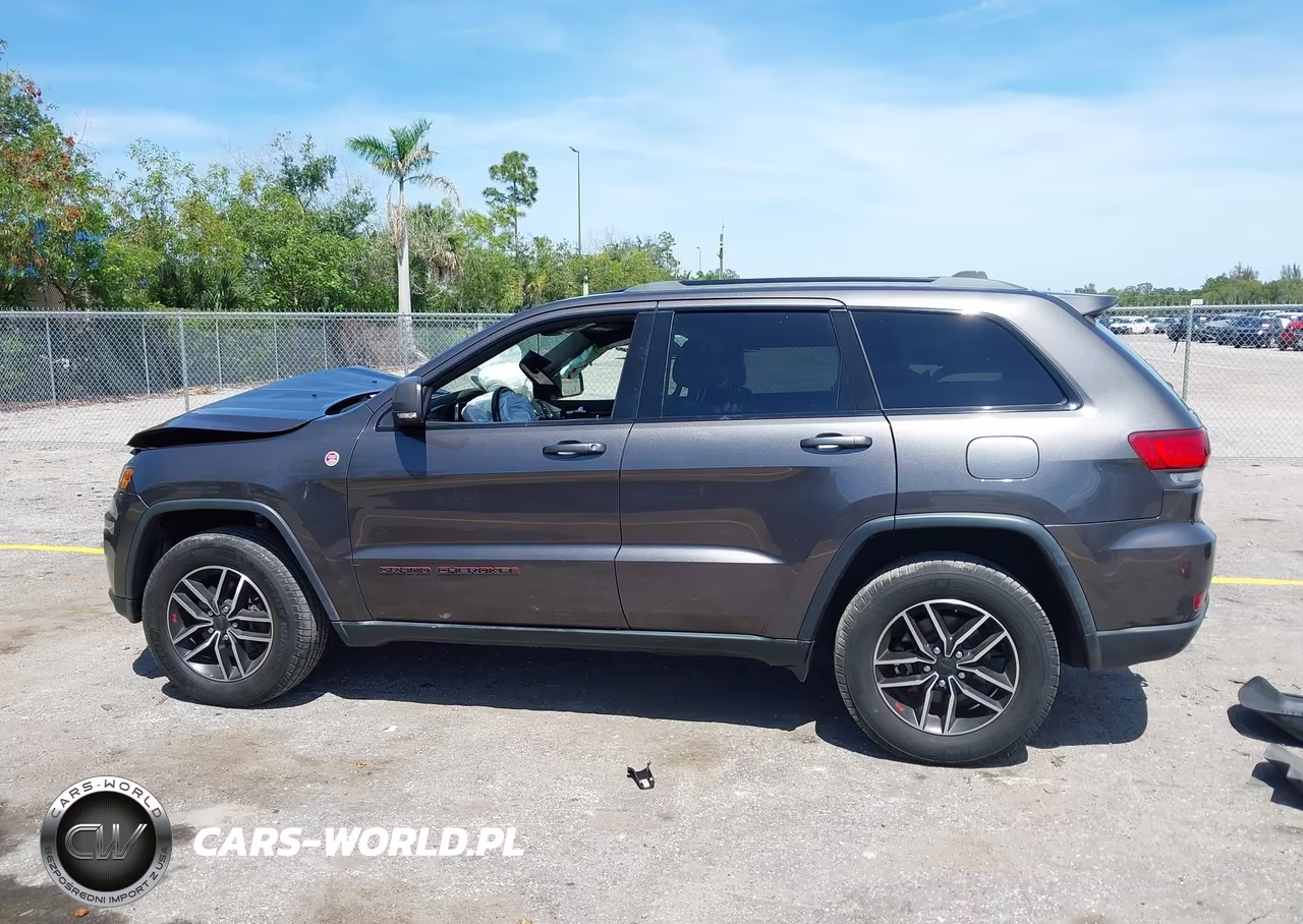 2020 Jeep Grand Cherokee Trailhawk 4X4 VIN:1C4RJFLG2LC117145 - 14