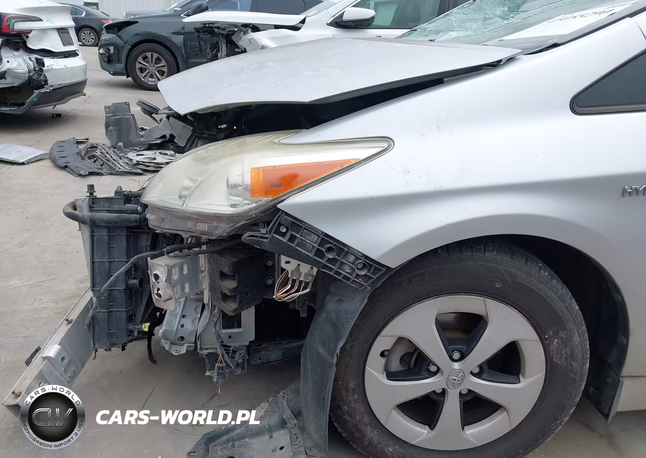 2014 Toyota Prius Three VIN:JTDKN3DU4E1748311 - 13
