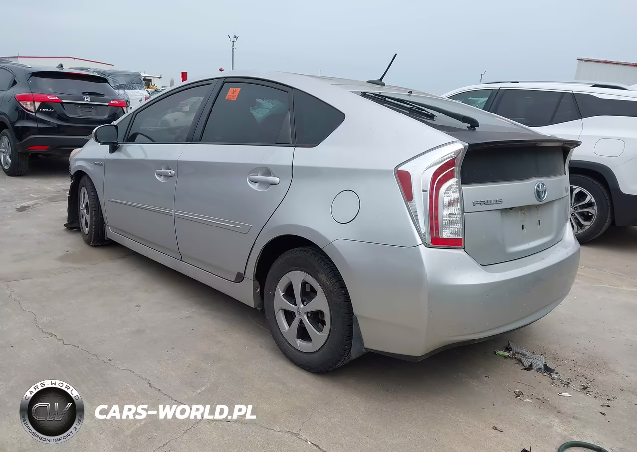 2014 Toyota Prius Three VIN:JTDKN3DU4E1748311 - 3