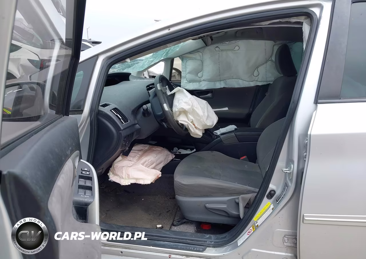 2014 Toyota Prius Three VIN:JTDKN3DU4E1748311 - 5