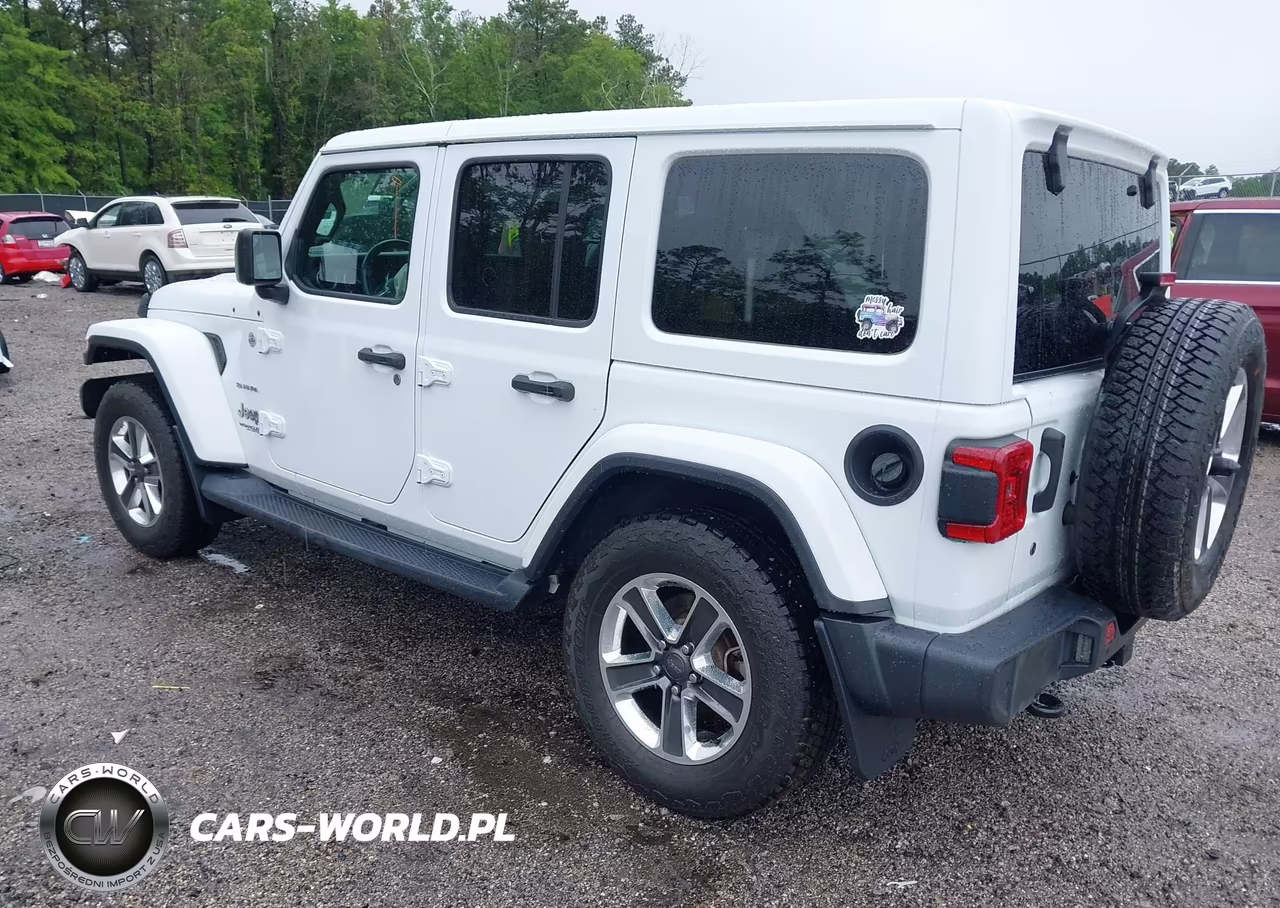 2018 Jeep Wrangler Unlimited Sahara 4X4 VIN:1C4HJXEG9JW118044 - 3
