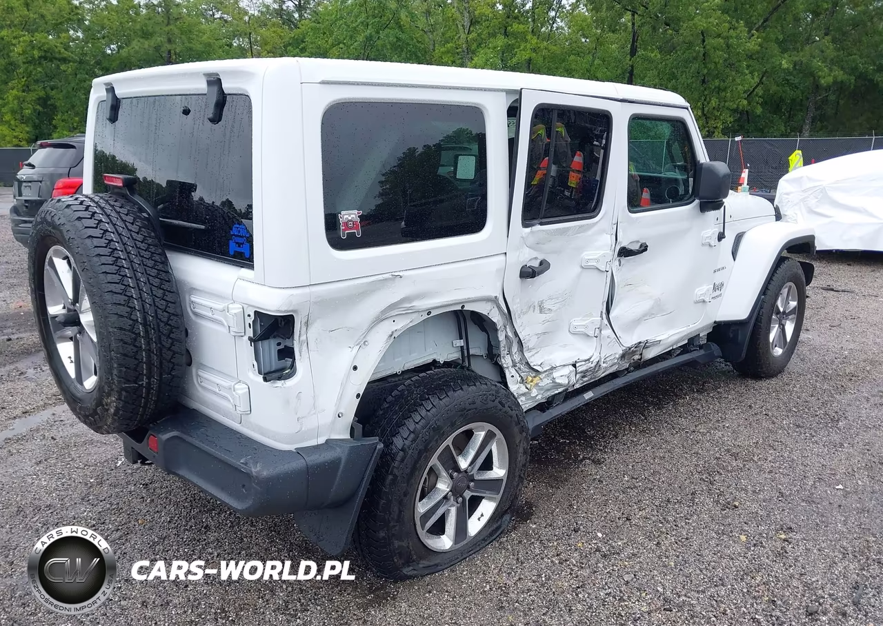 2018 Jeep Wrangler Unlimited Sahara 4X4 VIN:1C4HJXEG9JW118044 - 4
