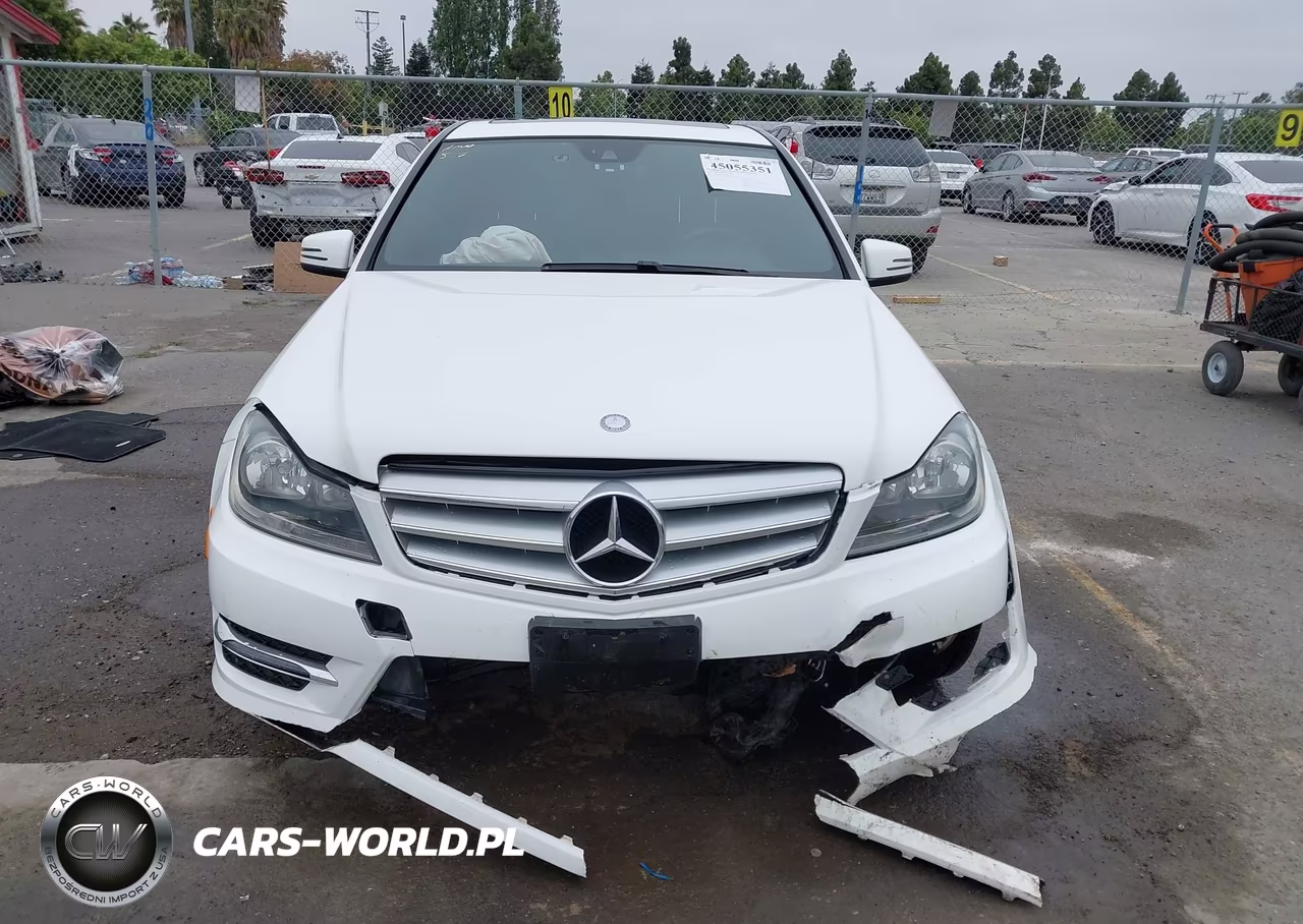 2013 Mercedes-Benz C 250 Sport VIN:WDDGF4HB6DA869329 - 13