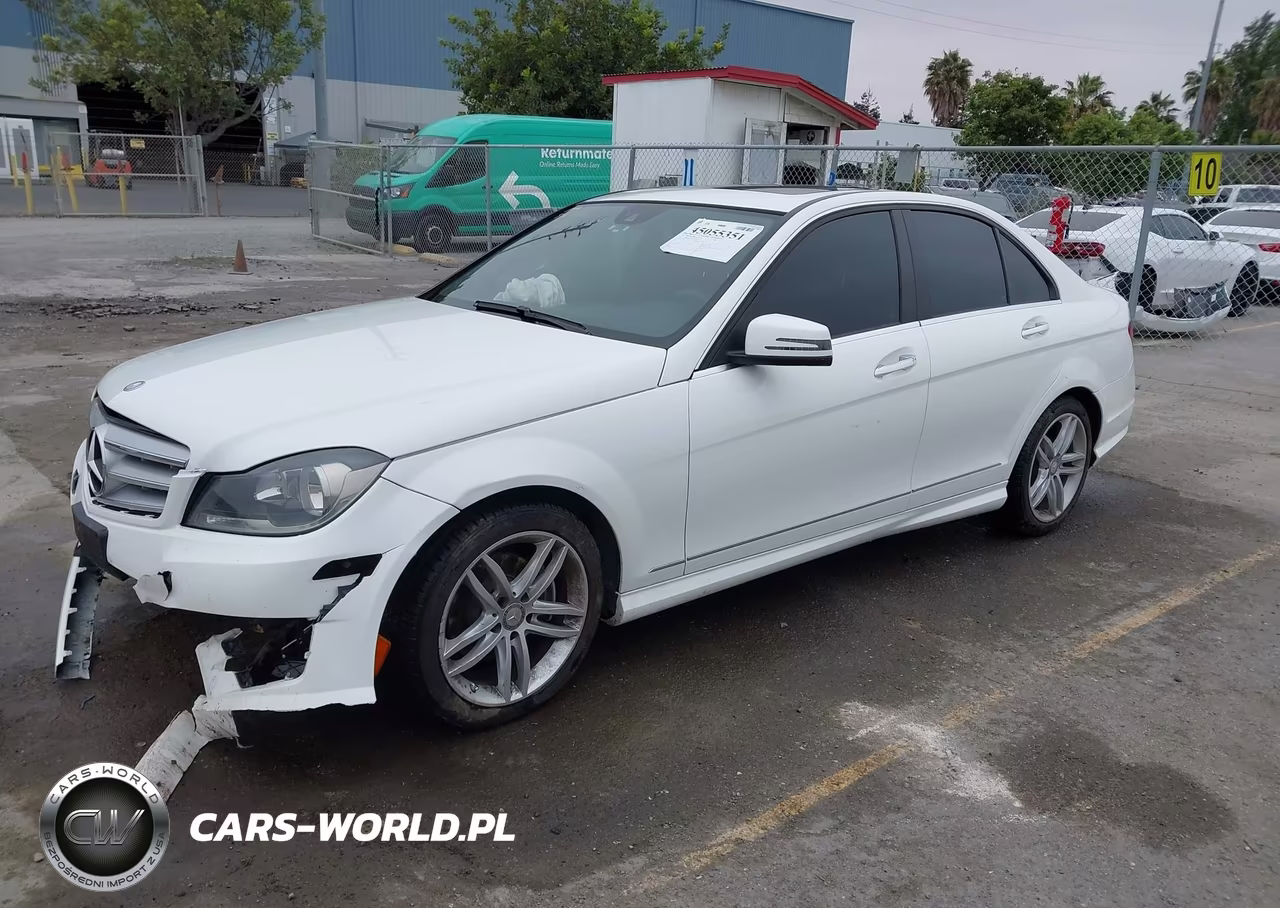 2013 Mercedes-Benz C 250 Sport VIN:WDDGF4HB6DA869329 - 2