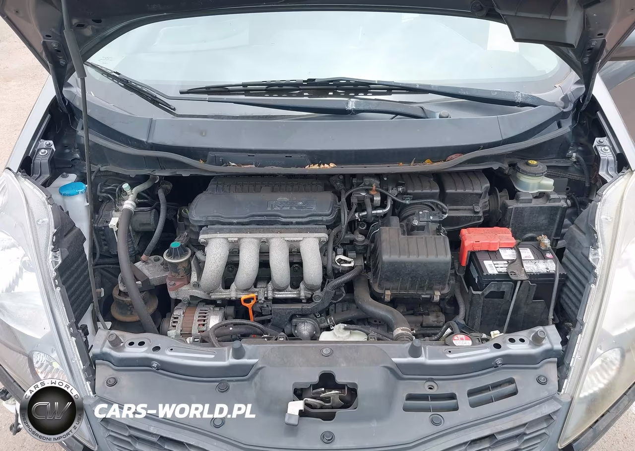 2013 Honda Fit Sport VIN:JHMGE8H55DC043184 - 10