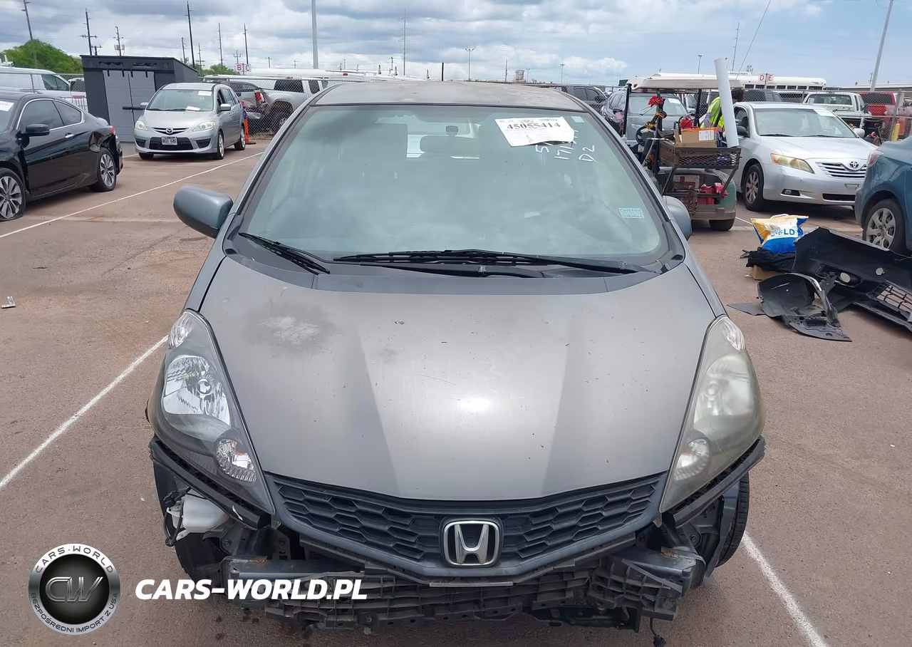 2013 Honda Fit Sport VIN:JHMGE8H55DC043184 - 13