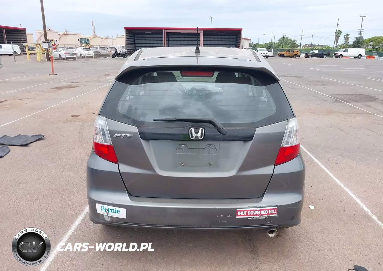2013 Honda Fit Sport VIN:JHMGE8H55DC043184 - 17