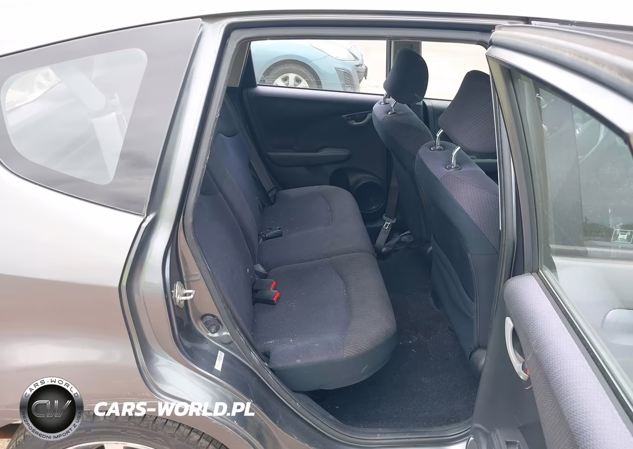 2013 Honda Fit Sport VIN:JHMGE8H55DC043184 - 8