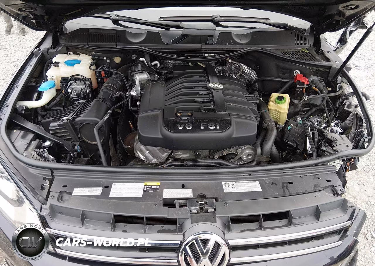 2014 Volkswagen Touareg 3.6L R-Line VIN:WVGDF9BP1ED002656 - 10