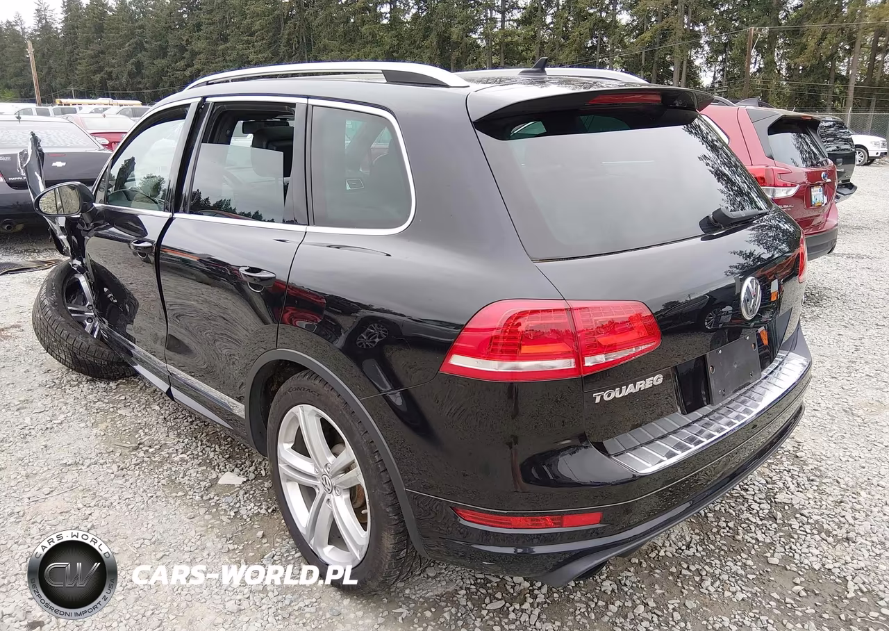 2014 Volkswagen Touareg 3.6L R-Line VIN:WVGDF9BP1ED002656 - 3