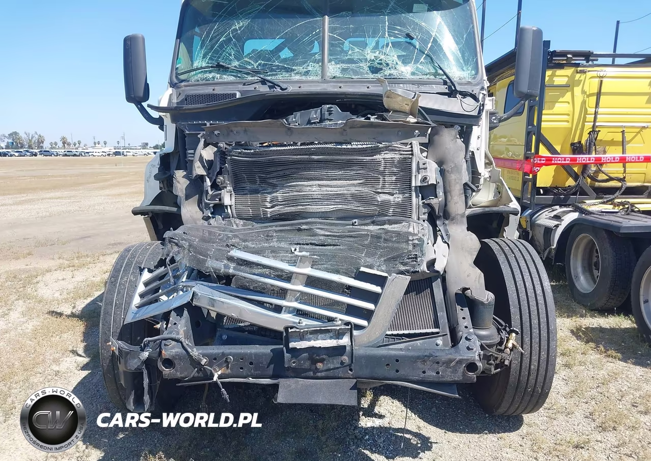 2015 Freightliner Cascadia 125 VIN:3AKJGEDV7FSGB6915 - 11