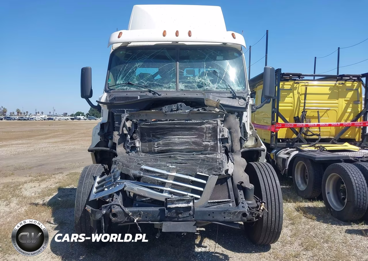 2015 Freightliner Cascadia 125 VIN:3AKJGEDV7FSGB6915 - 12
