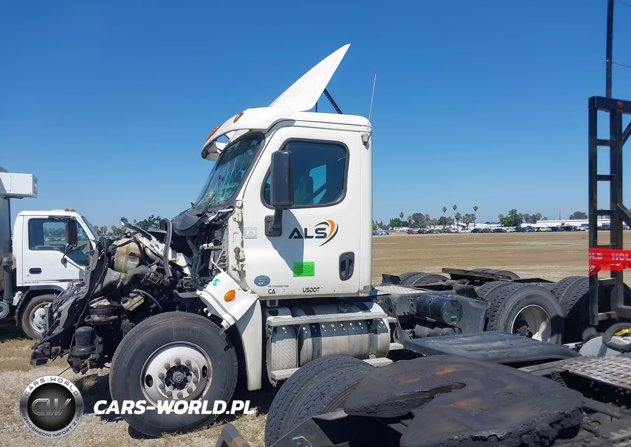 2015 Freightliner Cascadia 125 VIN:3AKJGEDV7FSGB6915 - 14