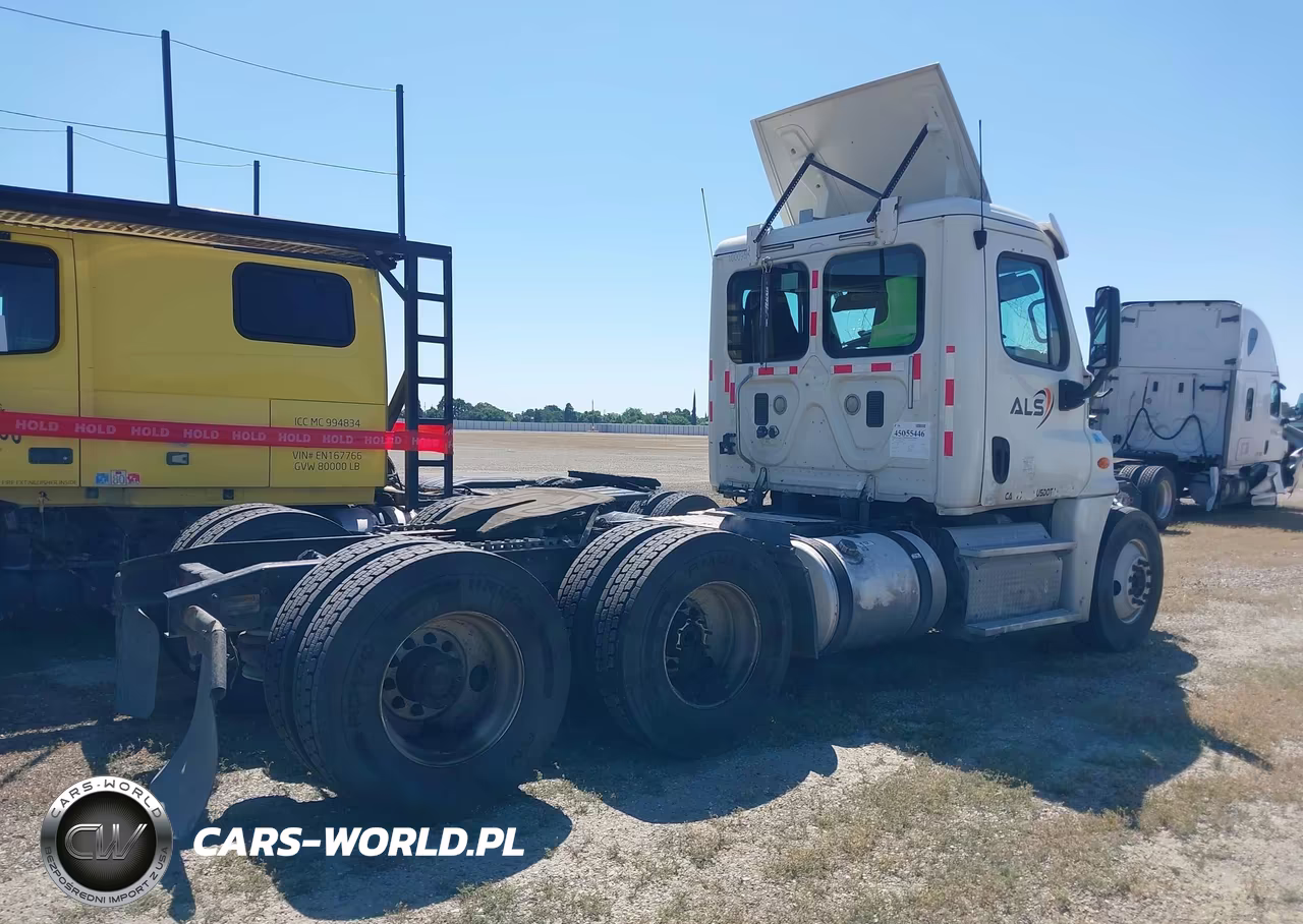 2015 Freightliner Cascadia 125 VIN:3AKJGEDV7FSGB6915 - 4