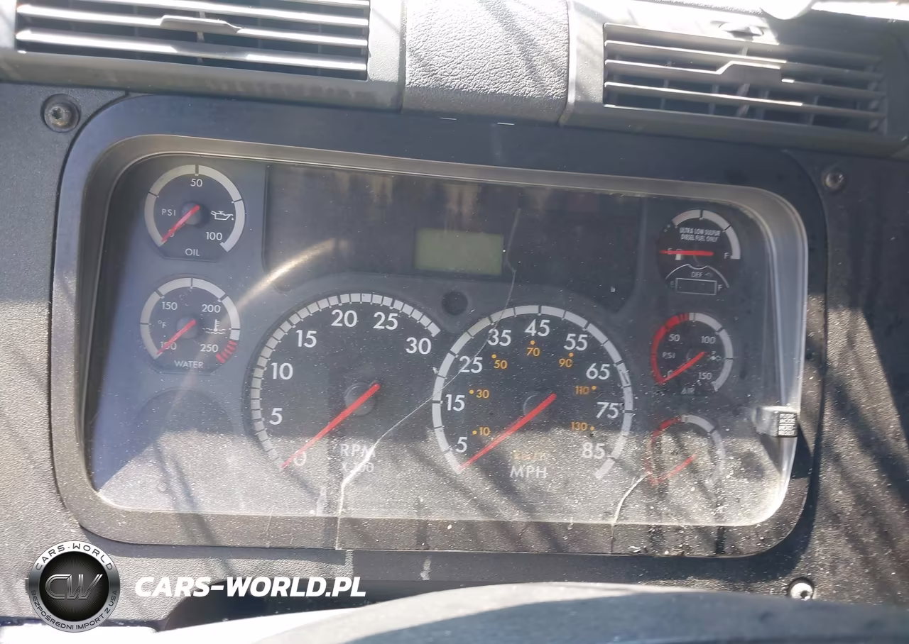 2015 Freightliner Cascadia 125 VIN:3AKJGEDV7FSGB6915 - 5