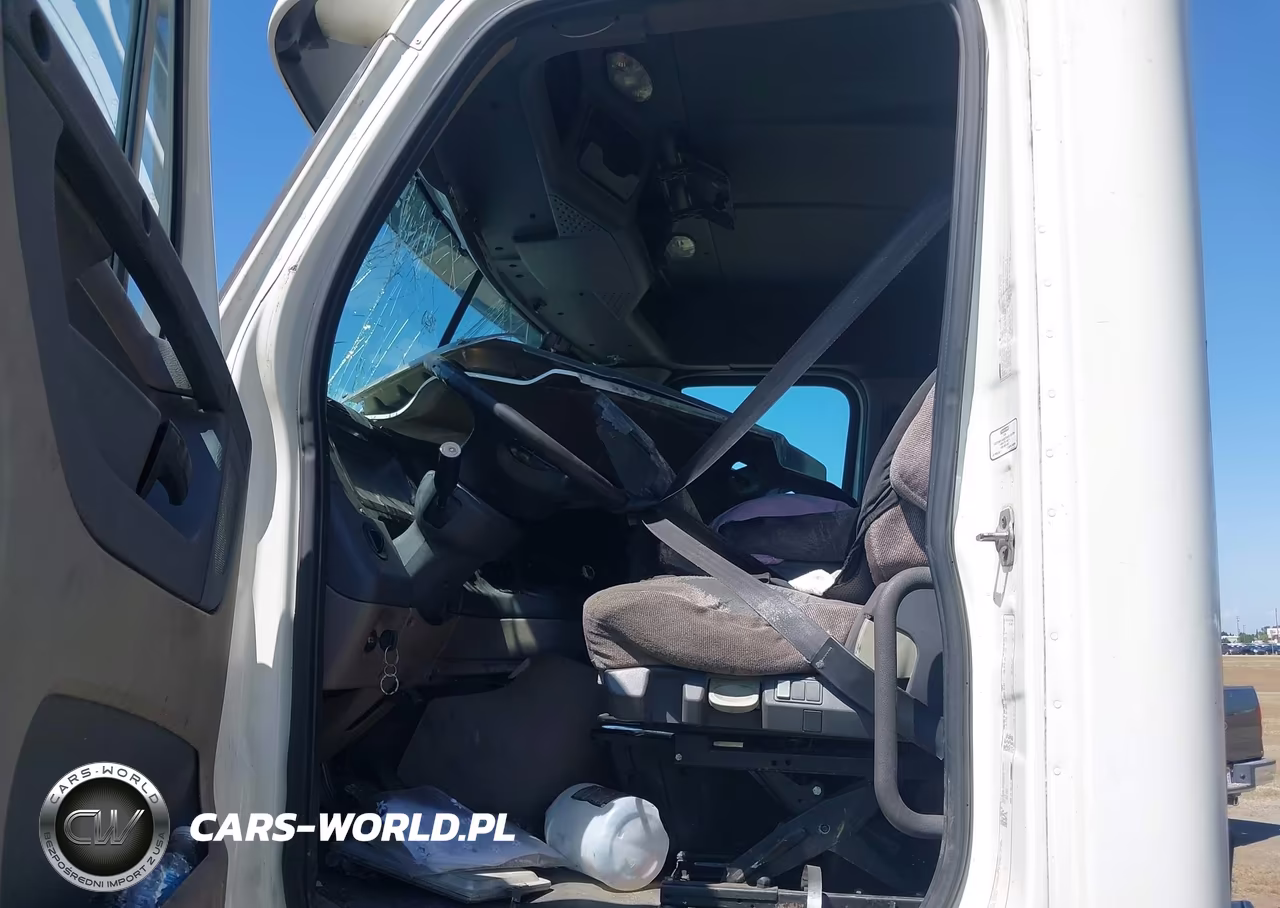 2015 Freightliner Cascadia 125 VIN:3AKJGEDV7FSGB6915 - 7