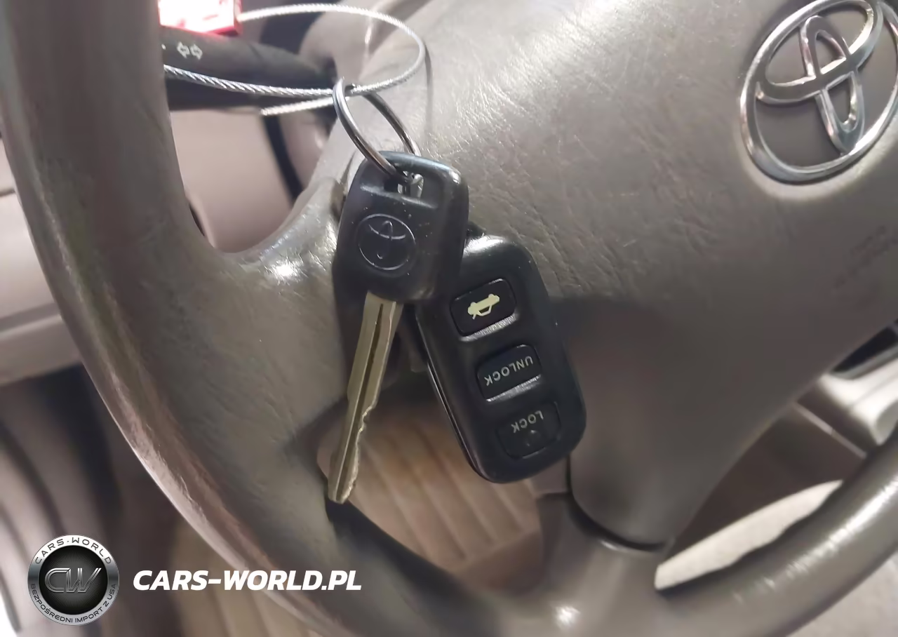2003 Toyota Camry Le VIN:4T1BE32K13U245179 - 11