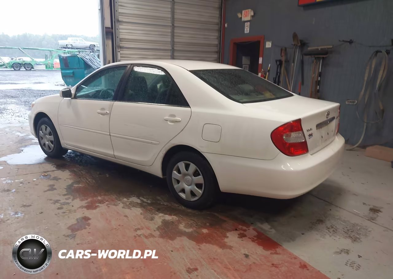 2003 Toyota Camry Le VIN:4T1BE32K13U245179 - 3