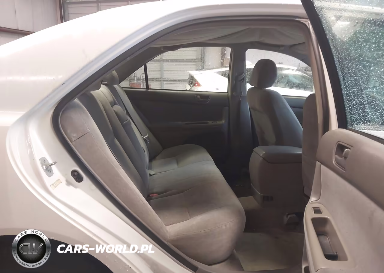 2003 Toyota Camry Le VIN:4T1BE32K13U245179 - 8