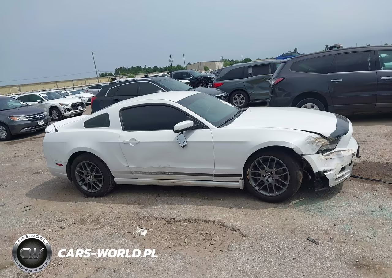 2014 Ford Mustang V6 Premium VIN:1ZVBP8AM5E5263905 - 13