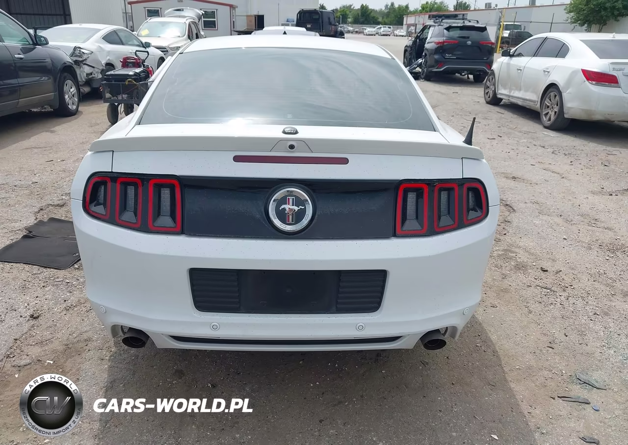 2014 Ford Mustang V6 Premium VIN:1ZVBP8AM5E5263905 - 16