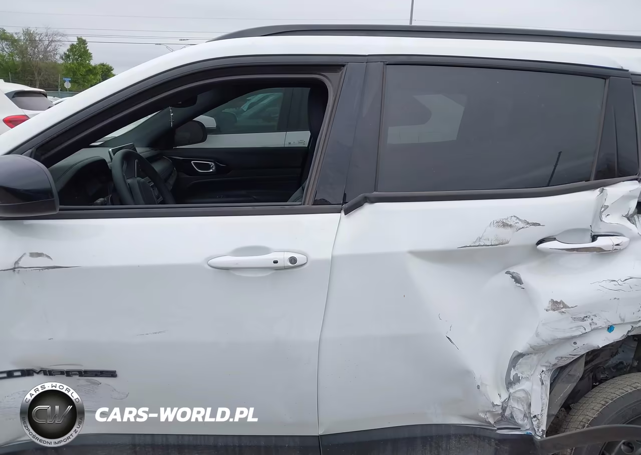 2025 Jeep Compass Latitude 4X4 VIN:3C4NJDBN8ST607448 - 15