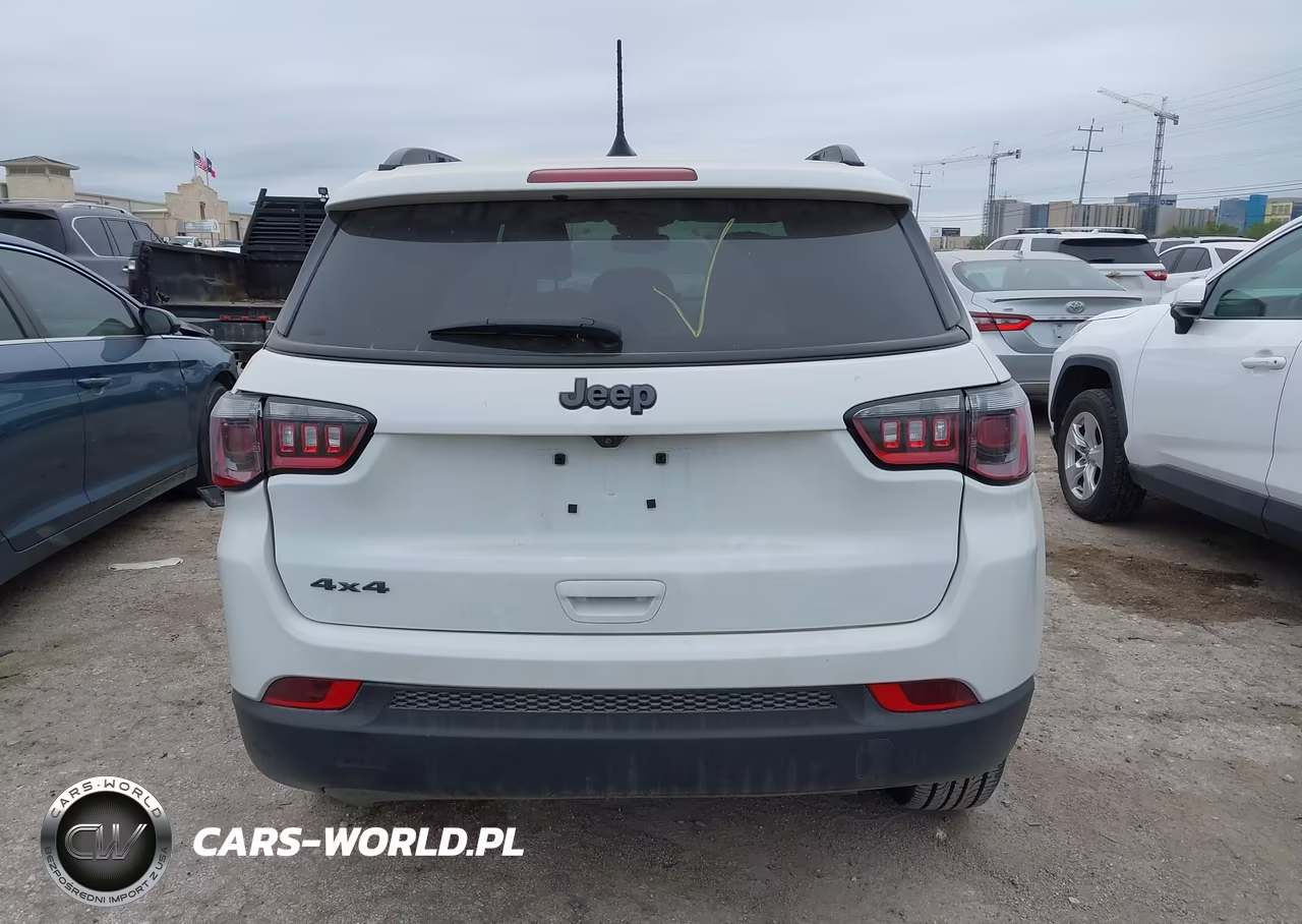 2025 Jeep Compass Latitude 4X4 VIN:3C4NJDBN8ST607448 - 17