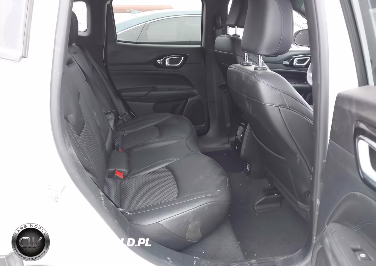 2025 Jeep Compass Latitude 4X4 VIN:3C4NJDBN8ST607448 - 8