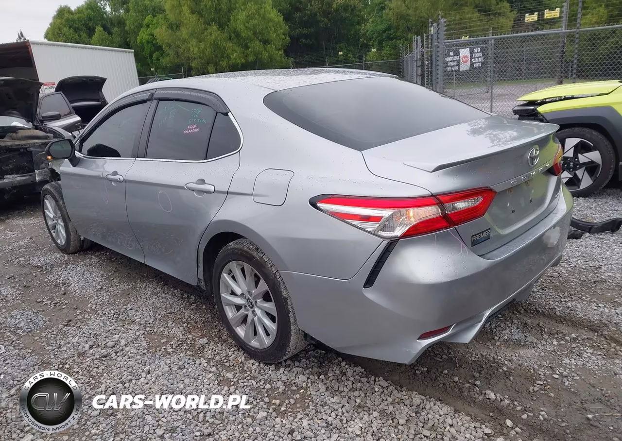 2020 Toyota Camry Se VIN:4T1G11AK4LU384553 - 3