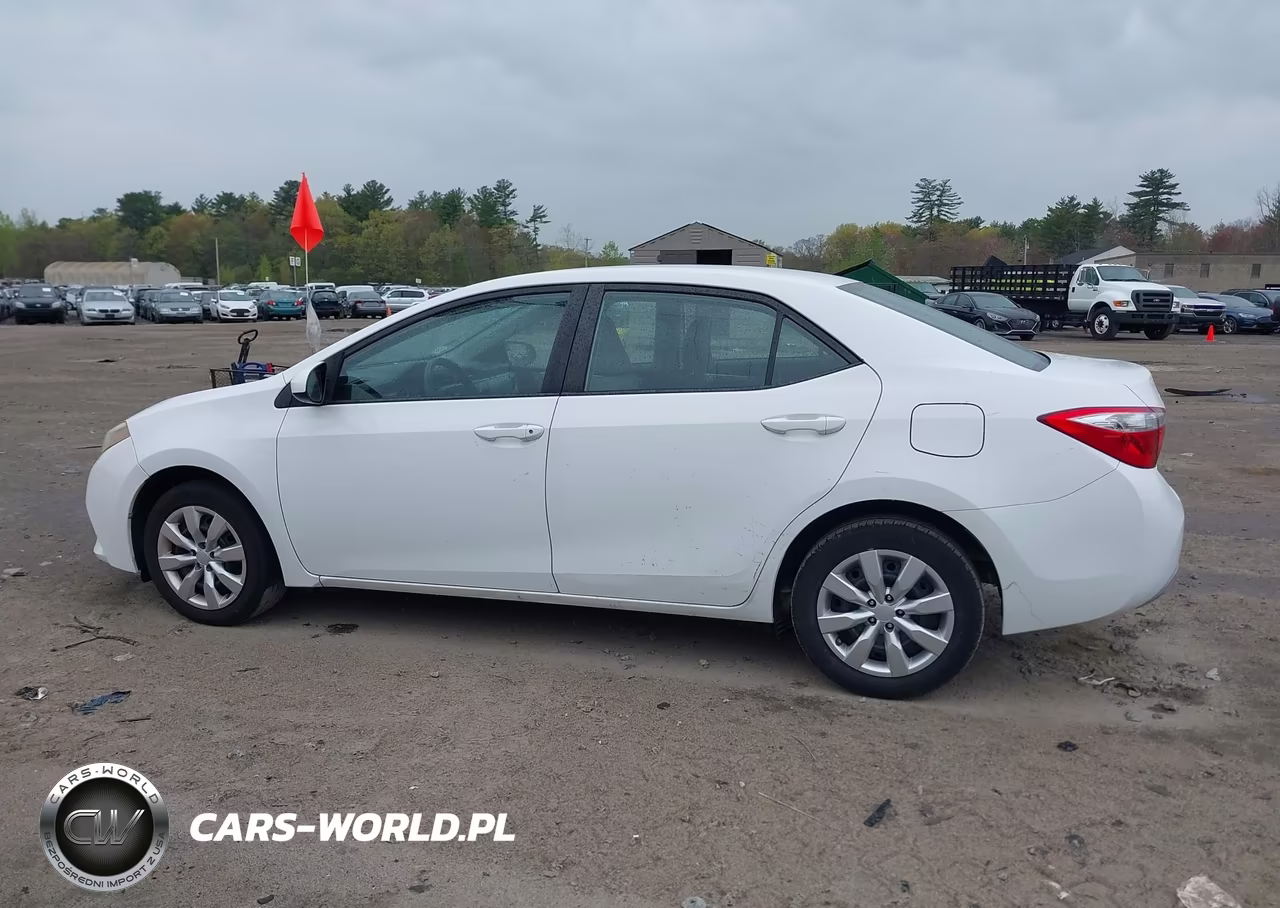 2015 Toyota Corolla Le VIN:2T1BURHE1FC472658 - 14