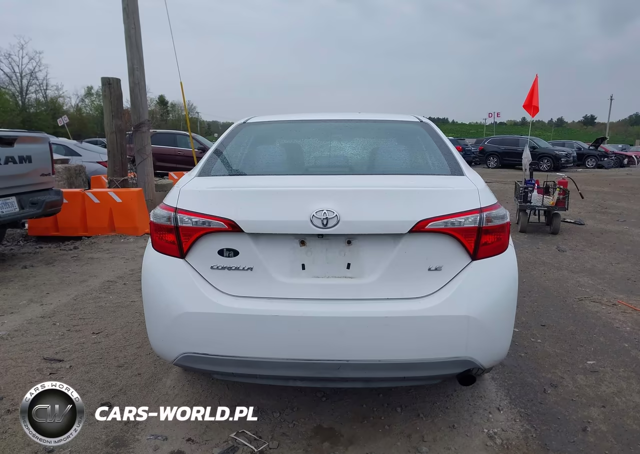 2015 Toyota Corolla Le VIN:2T1BURHE1FC472658 - 16