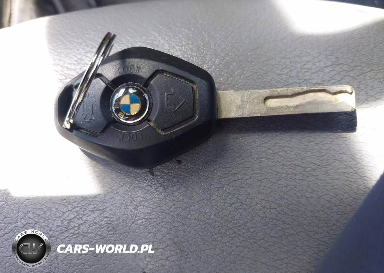 2005 BMW 330Xi VIN:WBAEW534X5PN39964 - 11