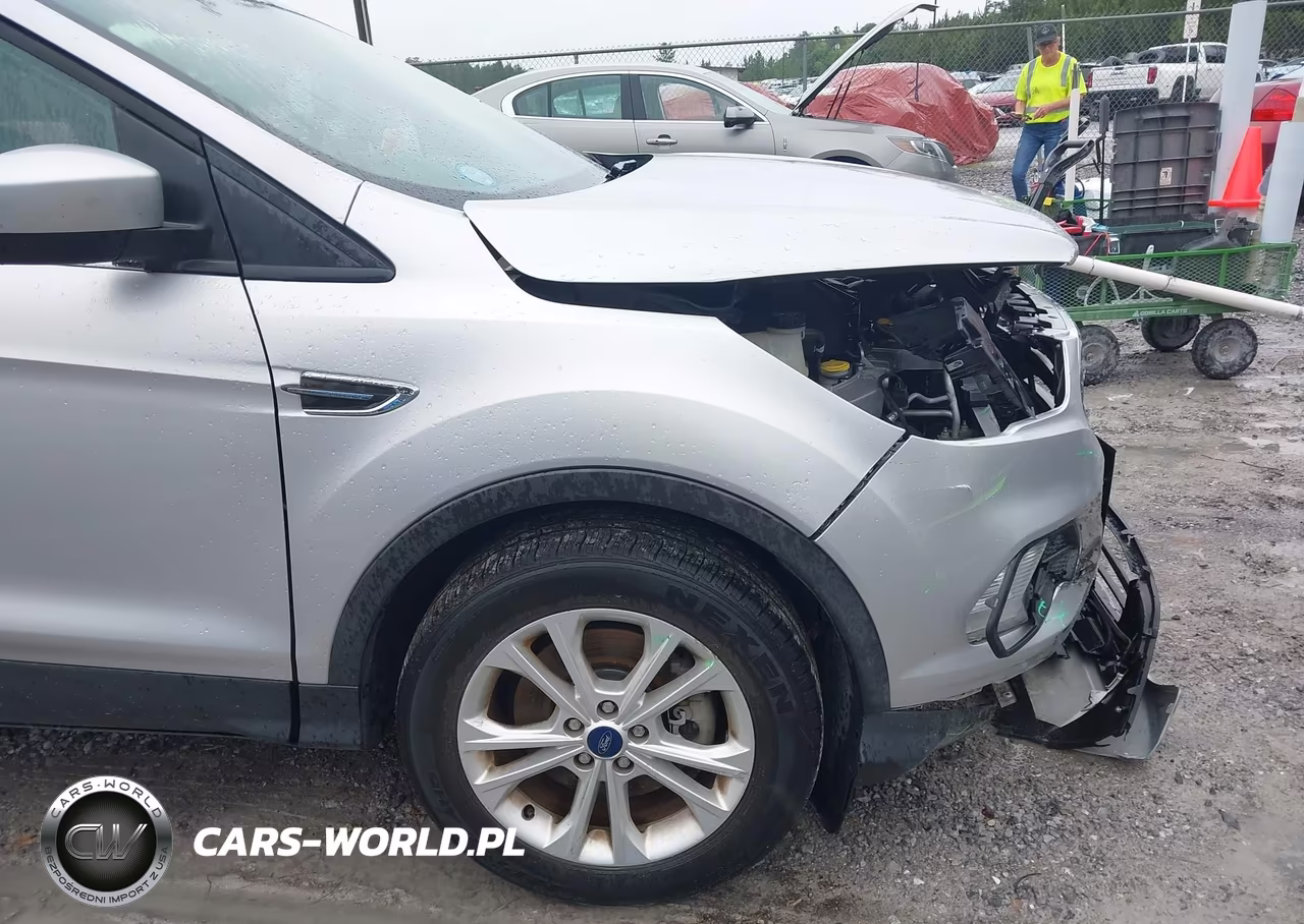 2018 Ford Escape Se VIN:1FMCU9GD5JUC36809 - 17